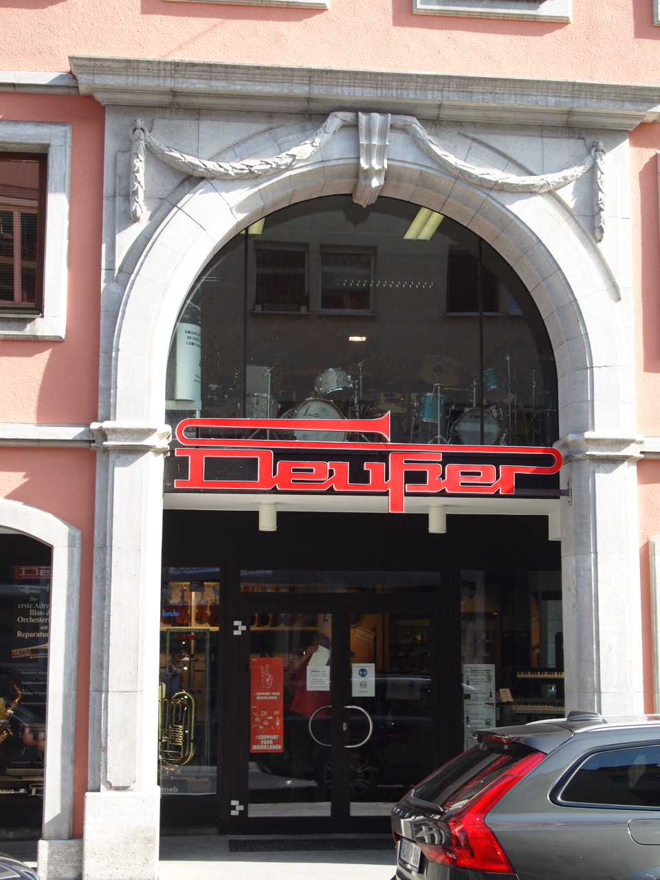 Eingangsportal Deußer