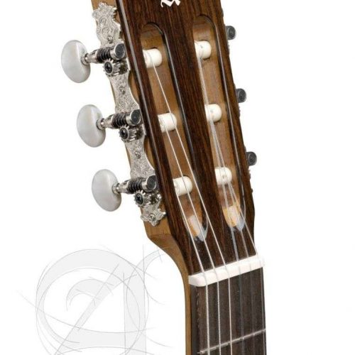 Kopfplatte einer klassischen Gitarre mit Logo.