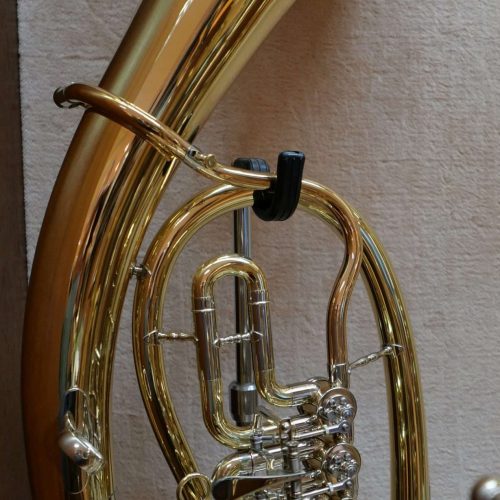 Nahaufnahme eines goldenen Blechblasinstruments